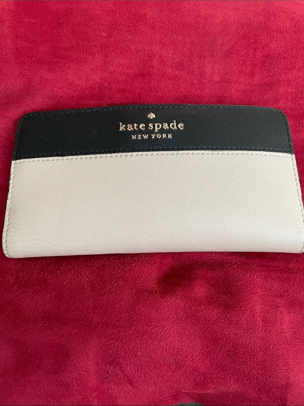 kate spade Two-Tone Black and Cream Zip Around Wallet